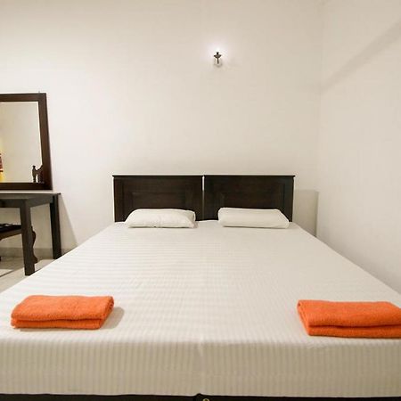 Yoho Relax On Hotel โคลอมโบ ภายนอก รูปภาพ